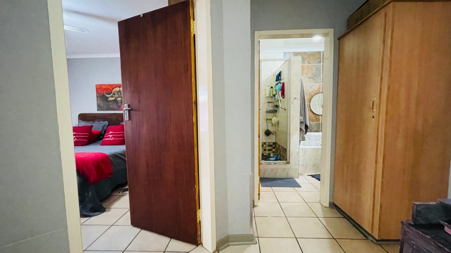 2 Bedroom Property for Sale in Potchefstroom South North West